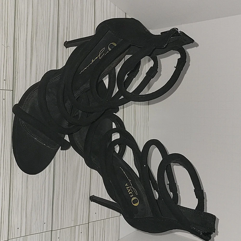 Olivia Ferragamo - Picture 7 of 9